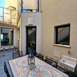 The White Domus Apartment